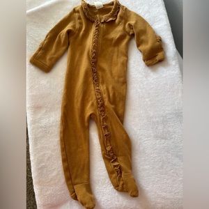 Kate Quinn Ruffled Sleeper- 3-6 months